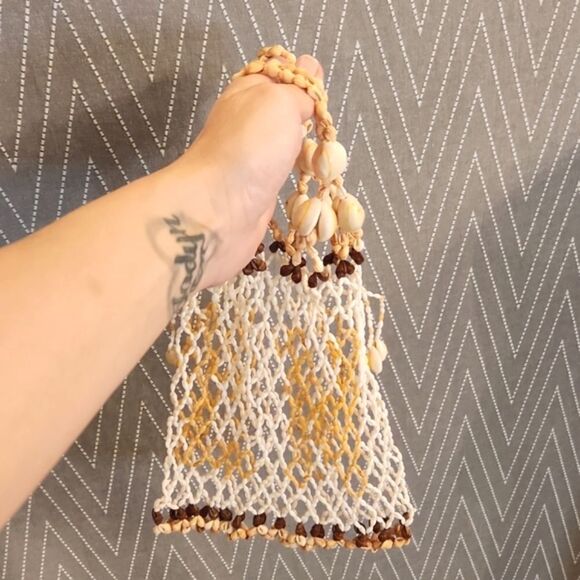 Womens beachy bohemian shell bag. - Picture 6 of 13
